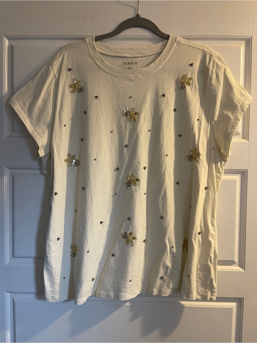 torrid Cream Short Sleeve Tee with Gold Beaded Flowers